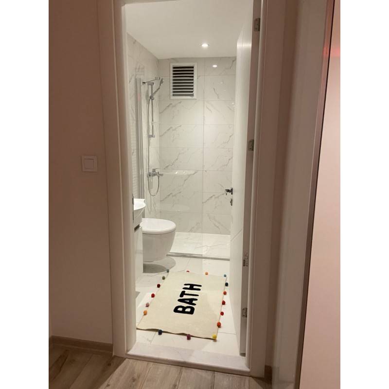 Ponpon Detaylı Renkli Banyo Paspası 90*56 Ponpon Detaylı Renkli Banyo Paspası 90*56