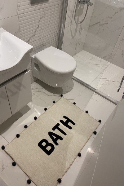 Ponpon Detaylı Siyah Banyo Paspası 90*56